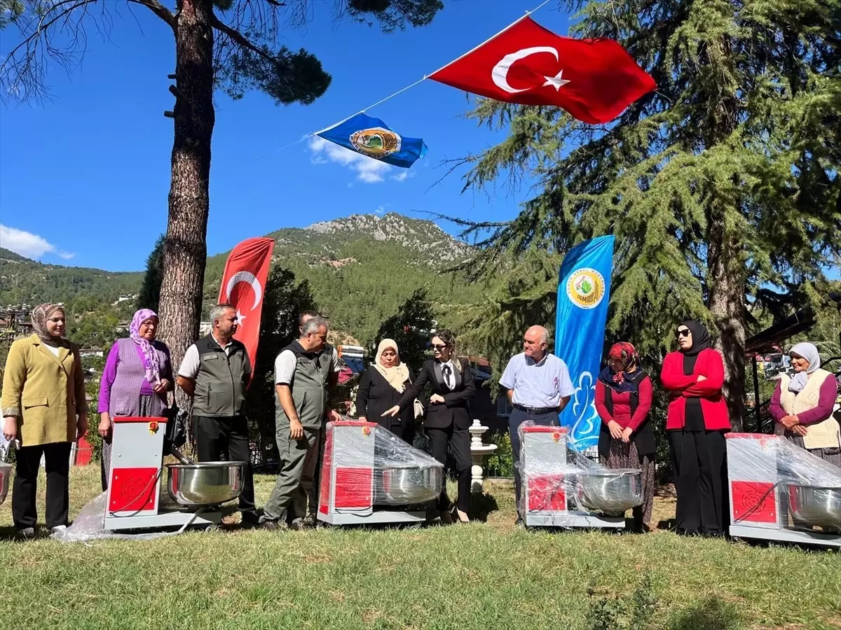 Feke’de Orman Köylülerine Ekipman Desteği