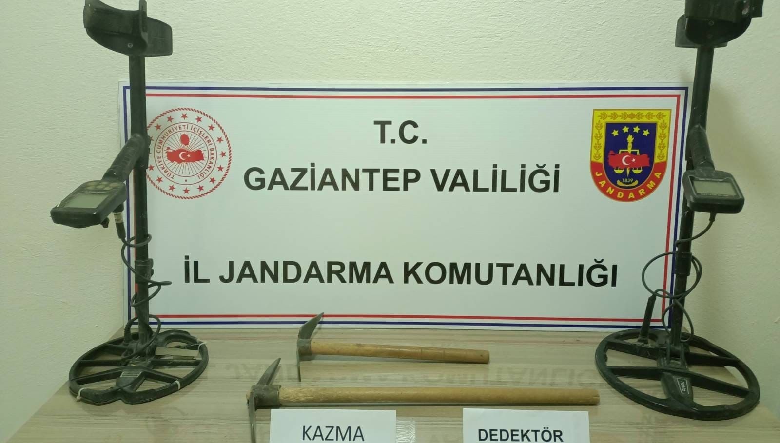 Kaçak kazıya jandarma operasyonu: 2 kişi yakalandı