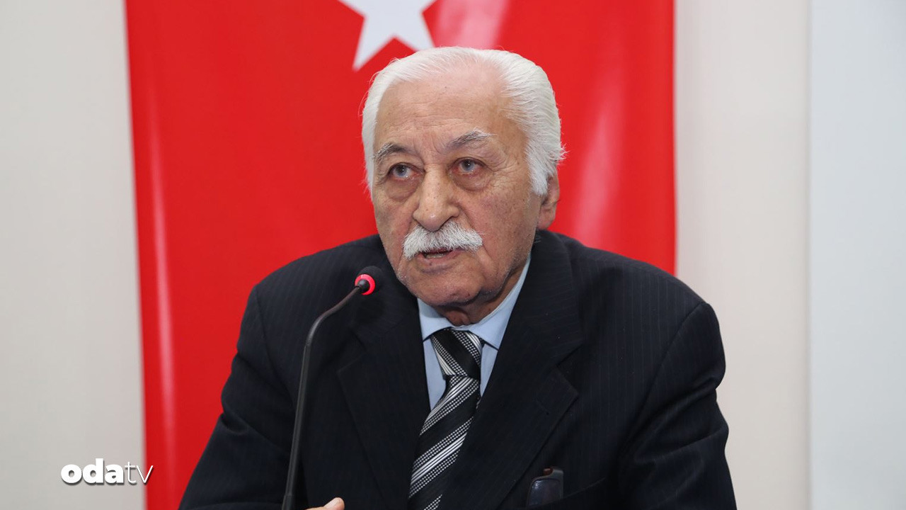 Şair ve yazar Yavuz Bülent Bakiler hayatını kaybetti