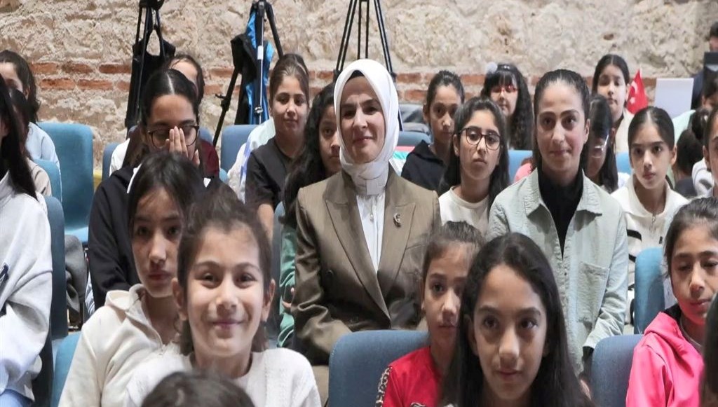 Bakan Göktaş: “Her kız çocuğunun içinde bir süper kahraman var”