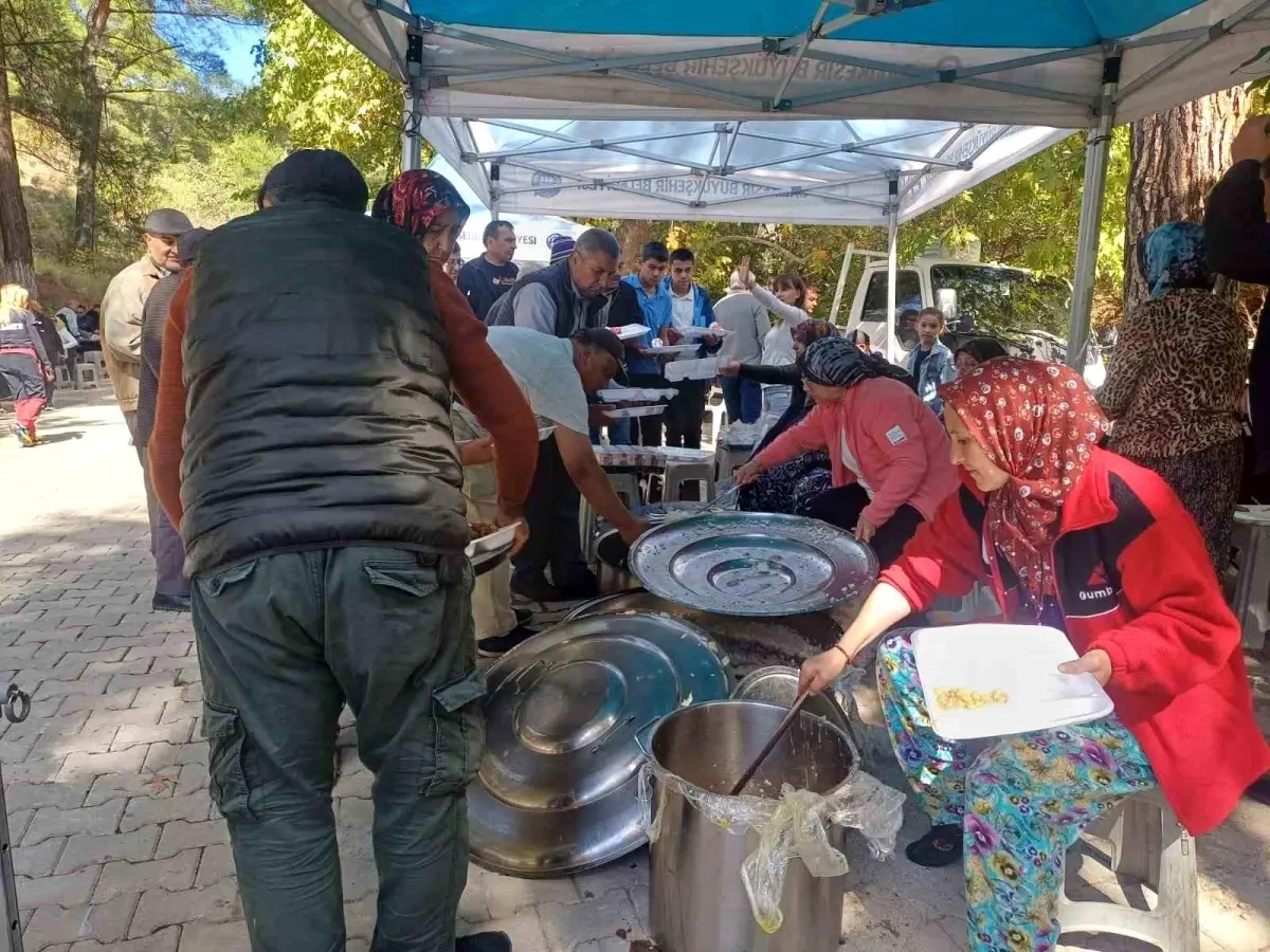 Dereli Mahallesi’nde Geleneksel Köy Hayrı Etkinliği Yoğun Katılımla Gerçekleşti