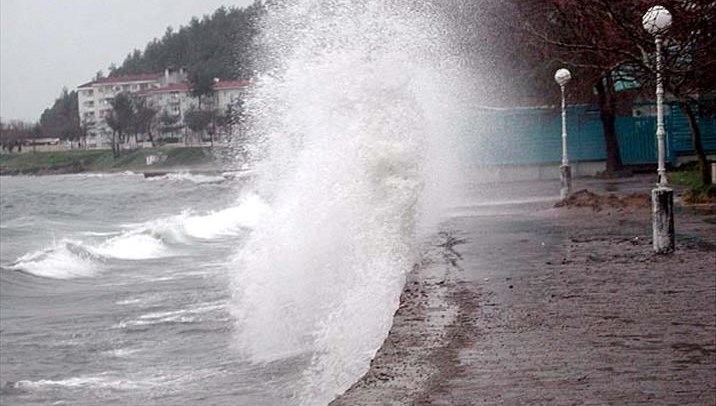 Karadeniz kıyıları için kuvvetli yağış ve fırtına uyarısı