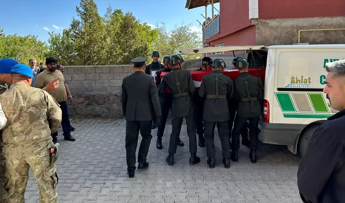 Kore Gazisi Yaşar Azap Son Yolculuğuna Uğurlandı