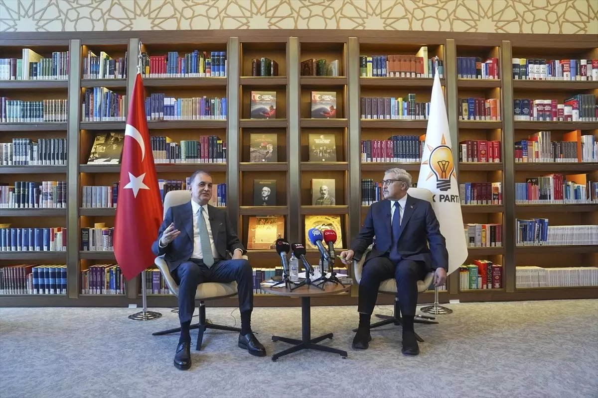 AK Parti’de “Kütüphane Sohbetleri” programının ilk konuğu Ömer Çelik oldu