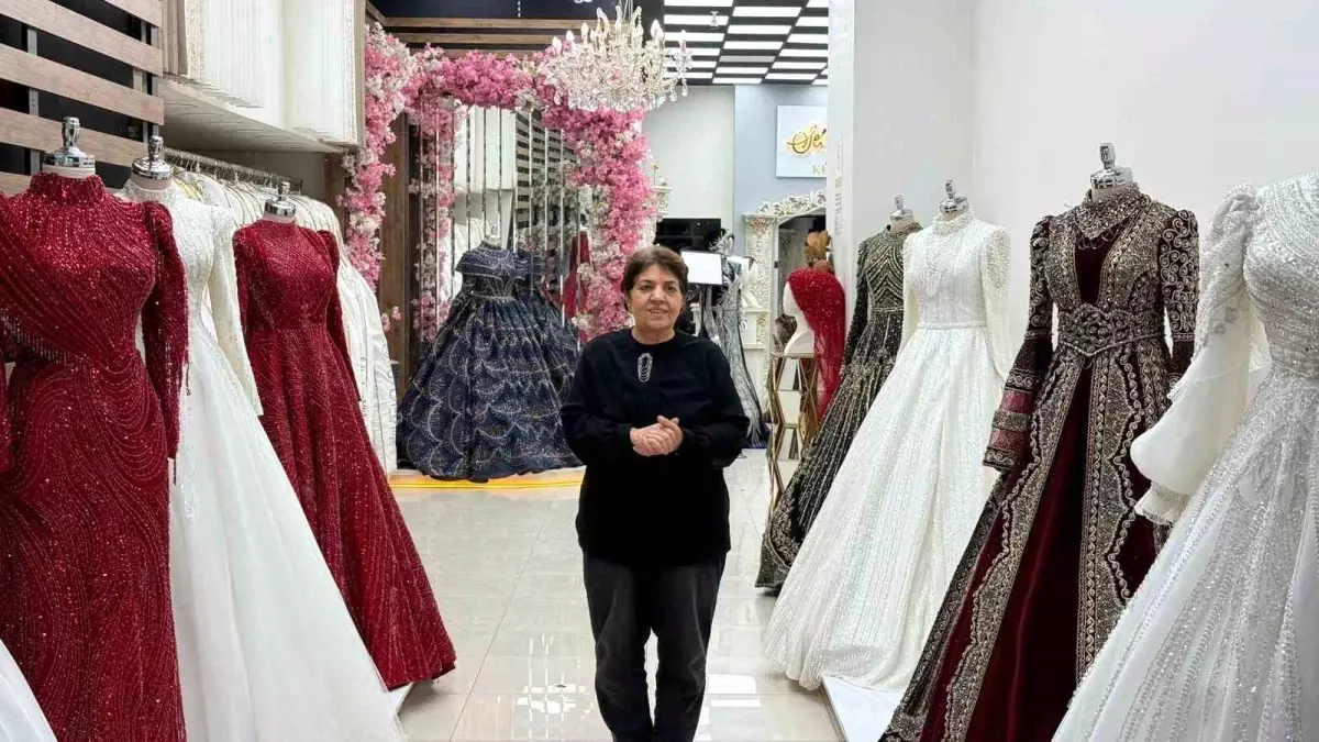 Azize Toy Zorluklara Rağmen Gelinlik Sektöründe Devam Ediyor