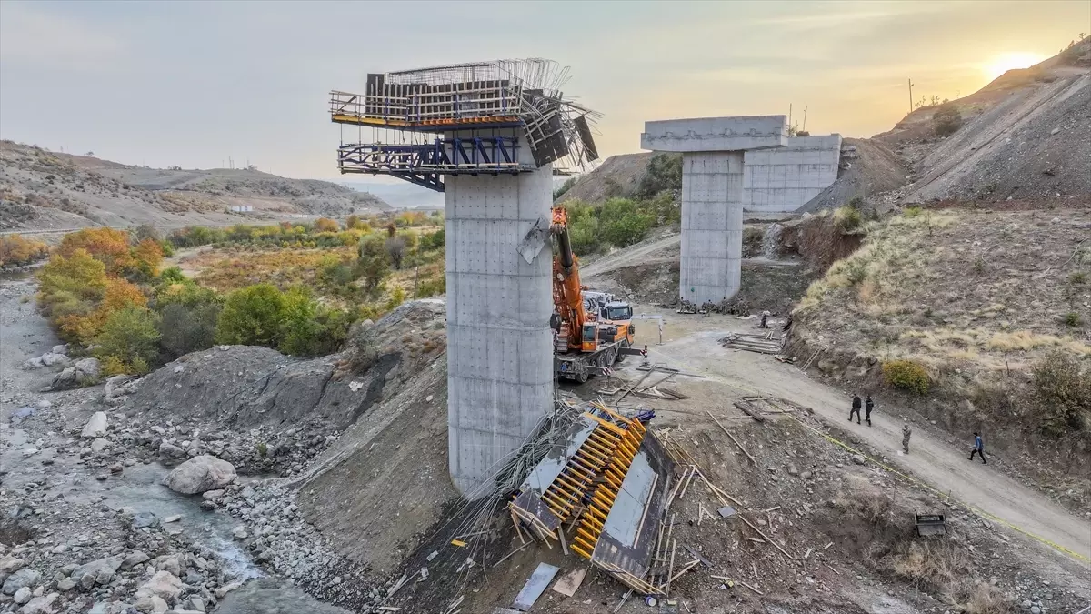 Diyarbakır’da Viyadük Çöktü: 4 İşçi Hayatını Kaybetti