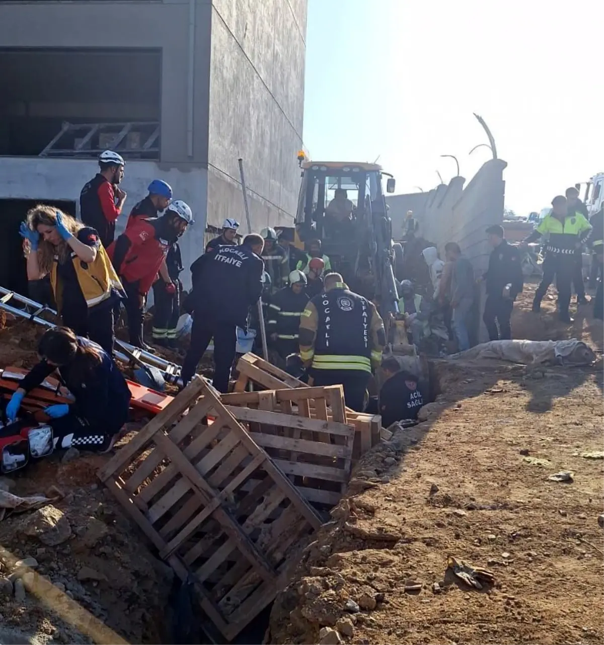 İnşaatta Toprak Kayması: 1 İşçi Yaralandı