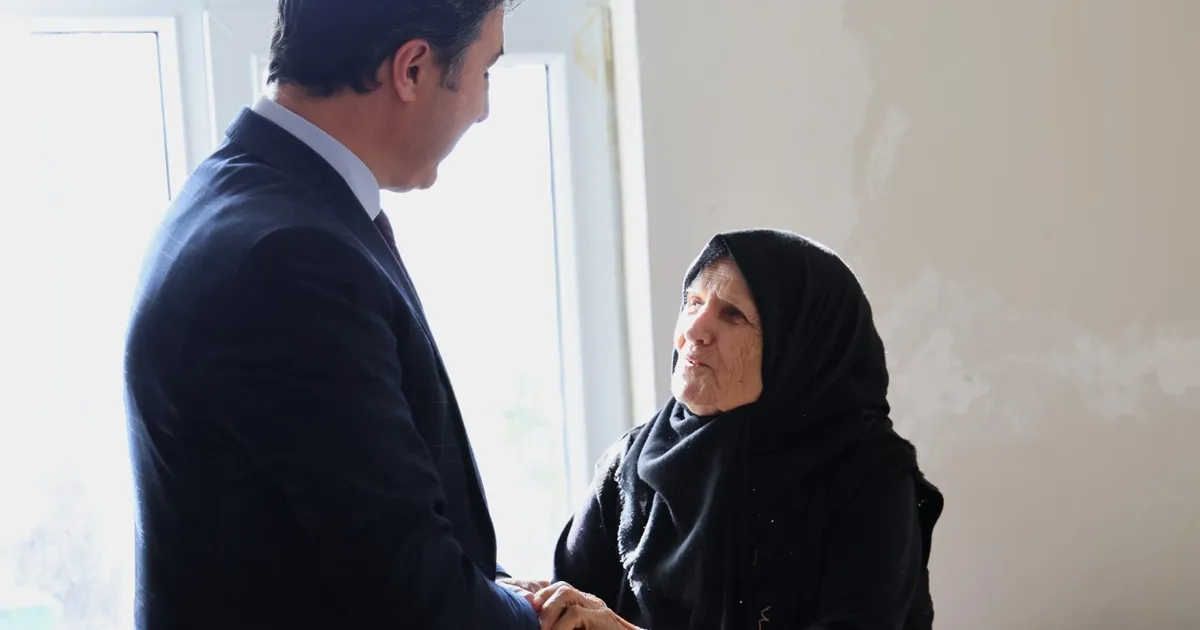 Kocaeli Büyükşehir acıları hafifletiyor