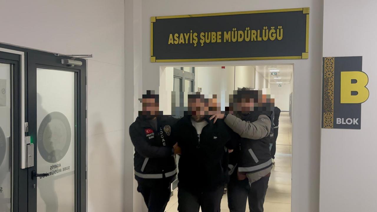 1’i futbolcu 3 kişinin yaralandığı silahlı kavgada 2 tutuklama