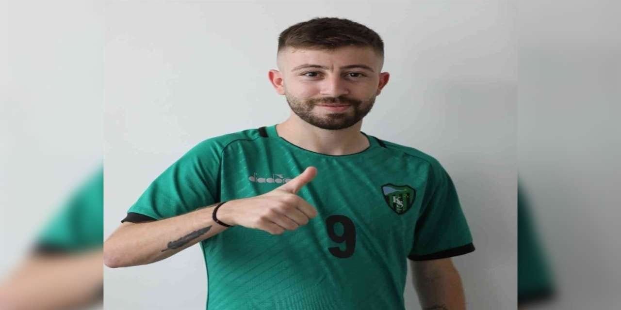 Alacak kavgasında silahla vurulan futbolcu toprağa verildi