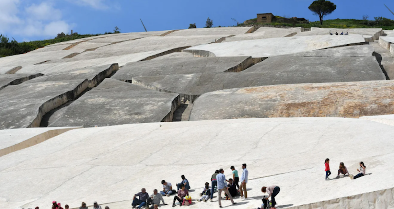 80 Bin Metrekarelik Beton Yapının Gizemi Ortaya Çıktı: Amaçları Beklenenden Farklı
