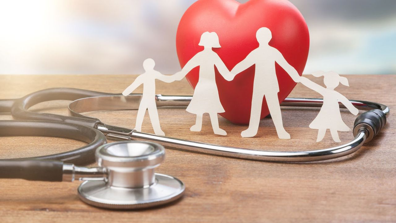 GENEL BAŞKAN DOĞRUYOL: BAKANLIK HEKİMLERİ HAPİS TEHDİDİYLE YÜZLEŞTİRİYOR!