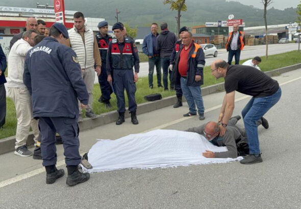 ilk-is-gununde-aci-veda-yolun-karsisina-gecmek-isterken-can-verdi-4DL3D7K2