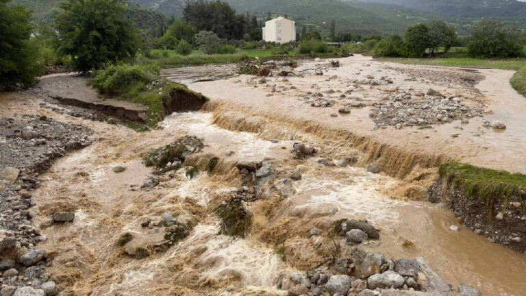 kahramanmaras-ve-kilisi-saganak-esir-aldi-2bSjNeb4
