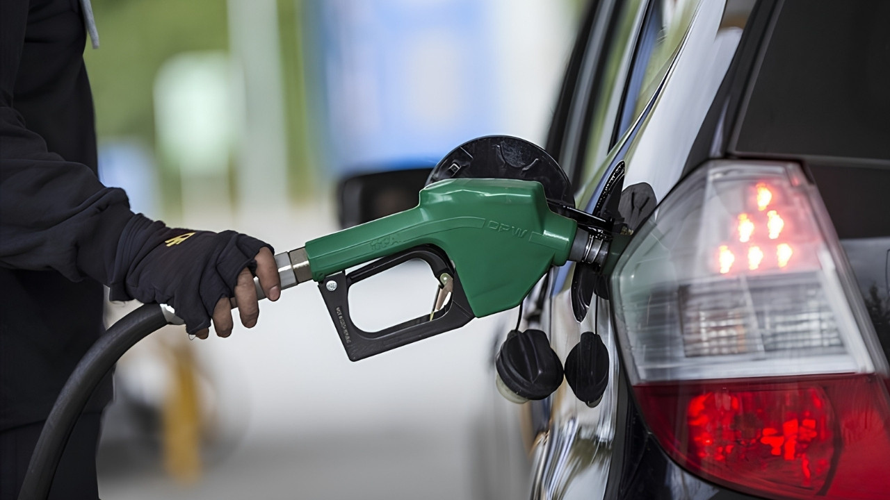 motorinin-ardindan-benzine-de-zam-geliyor-yeni-fiyatlar-belli-oldu-eNUjfV6q