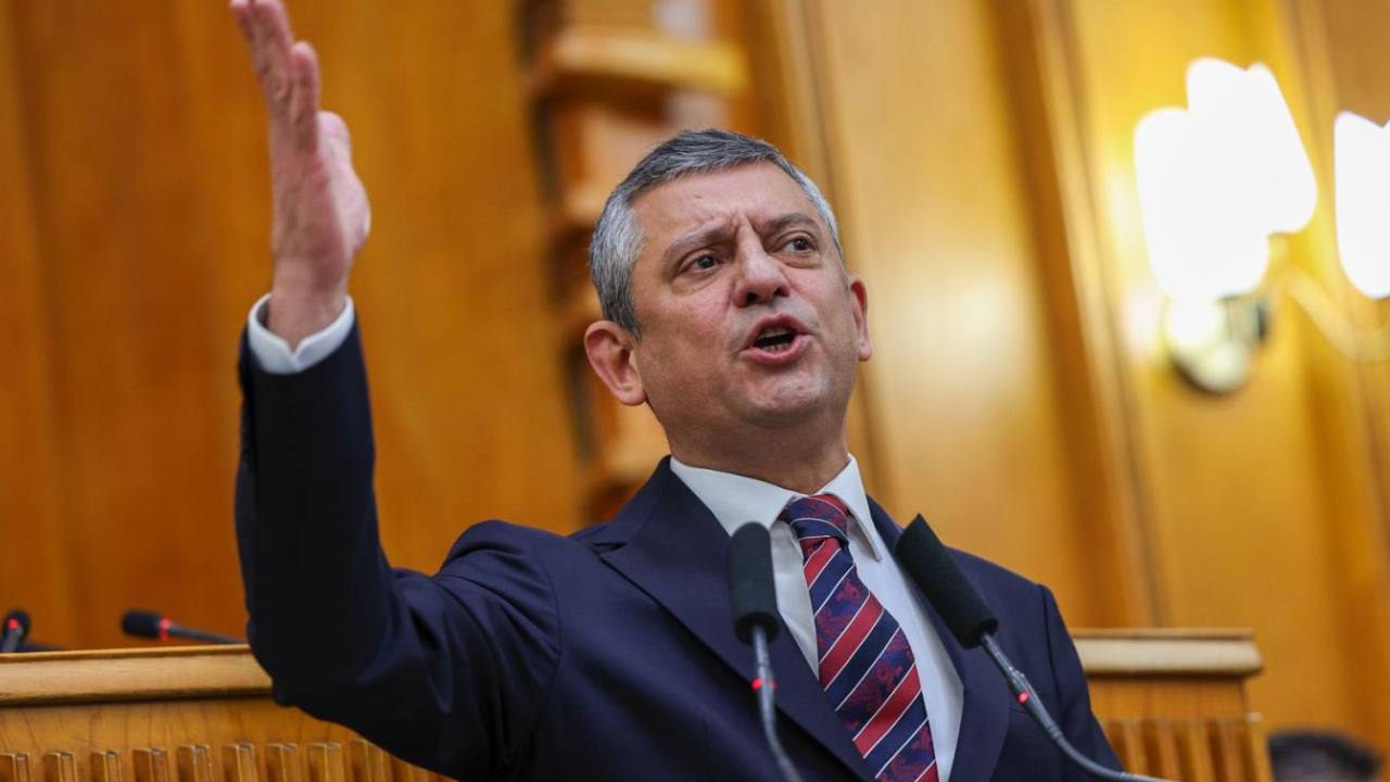 son-dakika-chp-lideri-ozgur-ozelden-muhittin-bocek-ve-burcu-koksal-aciklamasi-Akke1CKv